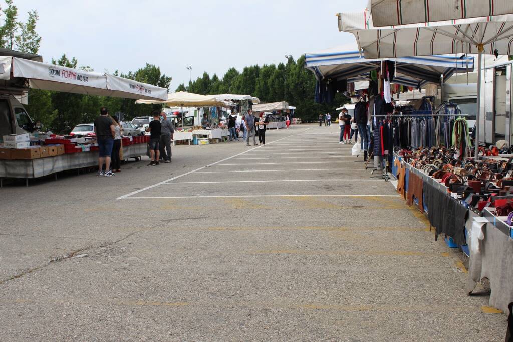 Alba: il mercato del sabato prosegue questa settimana in piazza Sarti
