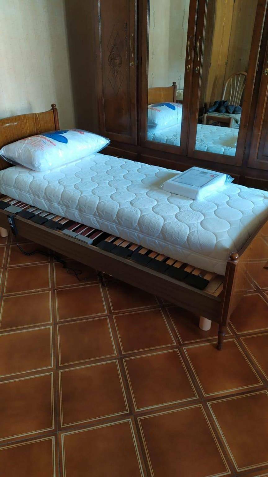 Peveragno, un nuovo letto per Don Luca
