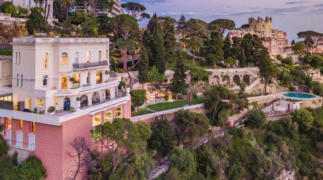 Nizza, in vendita la villa di Sean Connery: un sogno da 30 milioni di euro