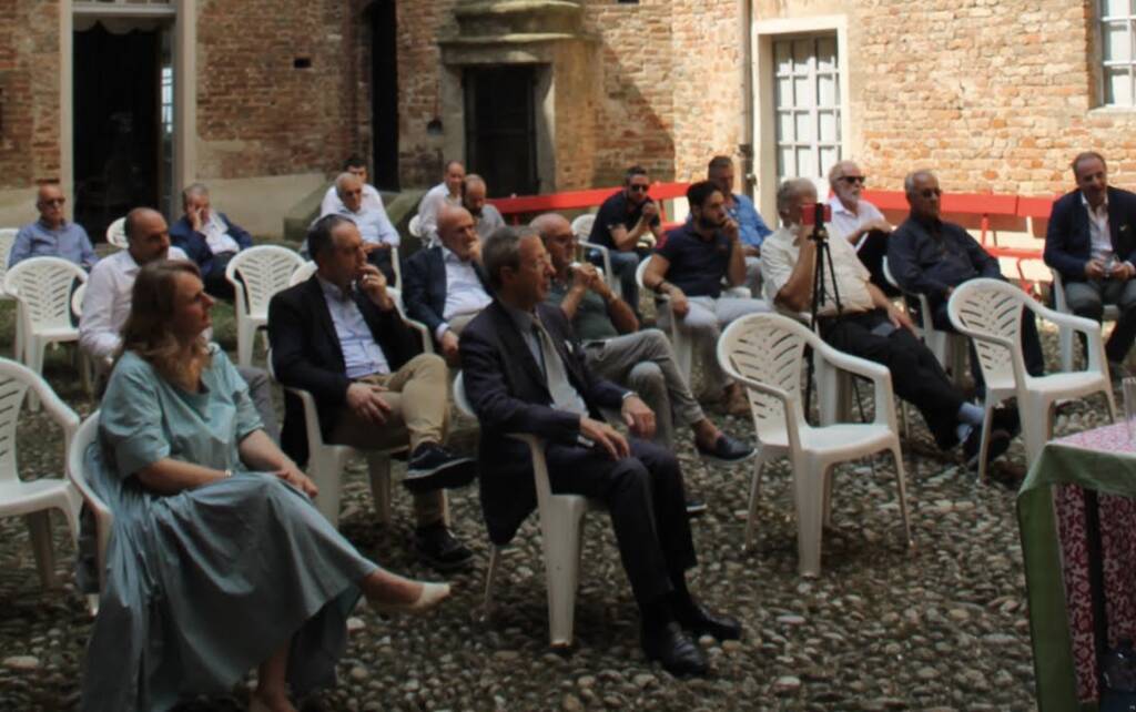 L’assemblea annuale dell’Associazione Valorizzazione Roero si è svolta nel castello dei conti Roero a Monticello d’Alba