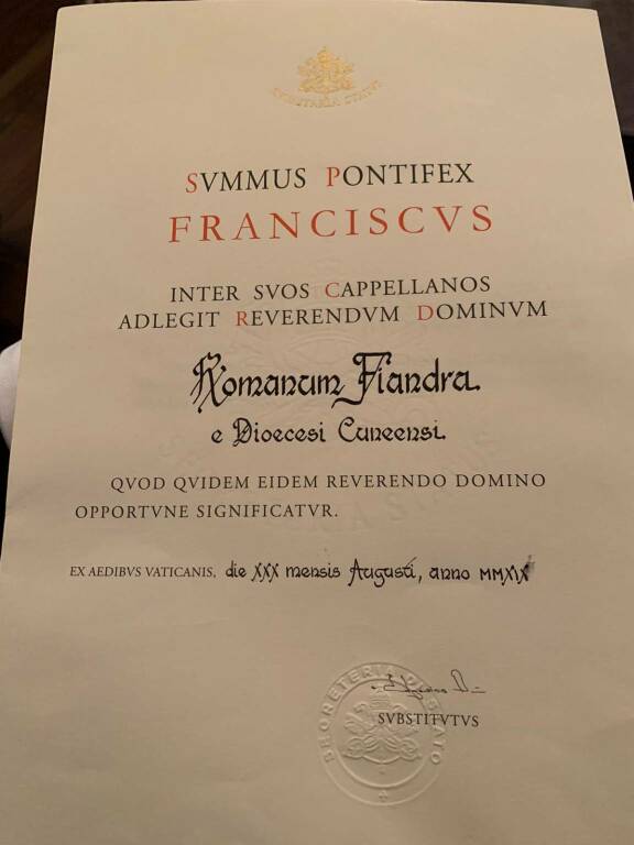 Il parroco emerito di Limone Don Romano Fiandra è Monsignore