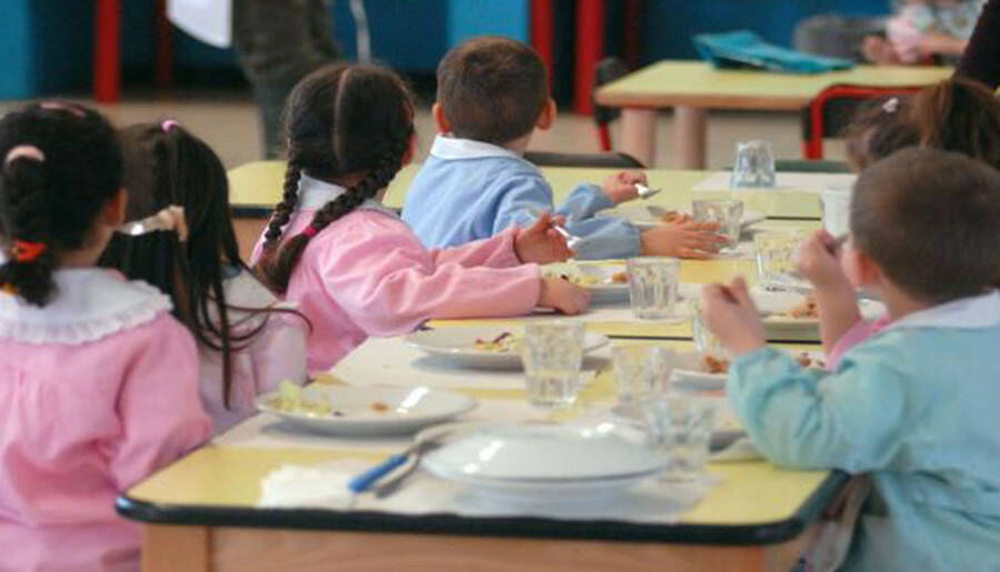 Servizio di ristorazione nelle scuole cuneesi: cambiano le modalità di iscrizione