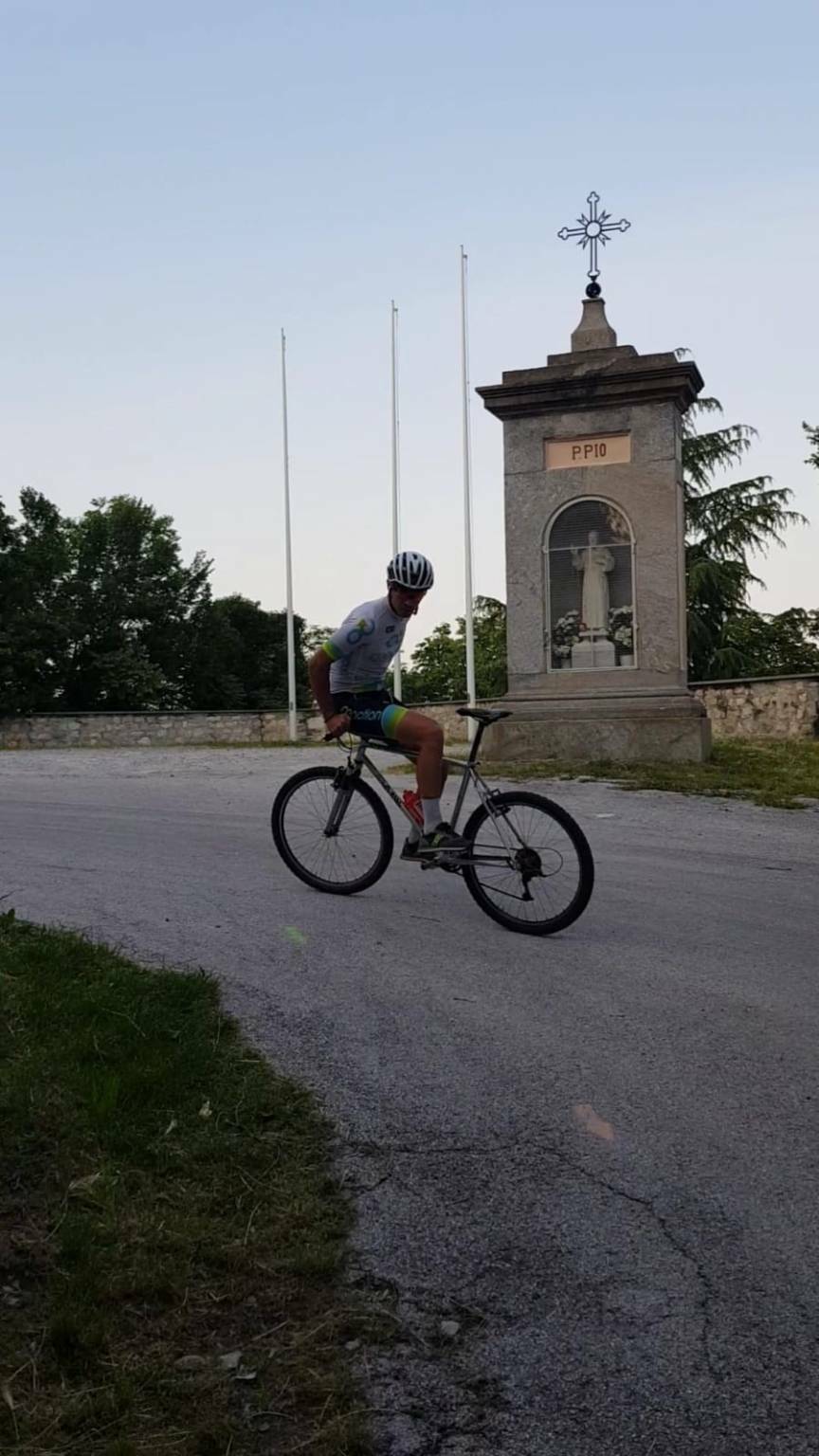 Scalata al Fauniera: Davide Rivero come Marco Pantani, ma… pedalando al contrario