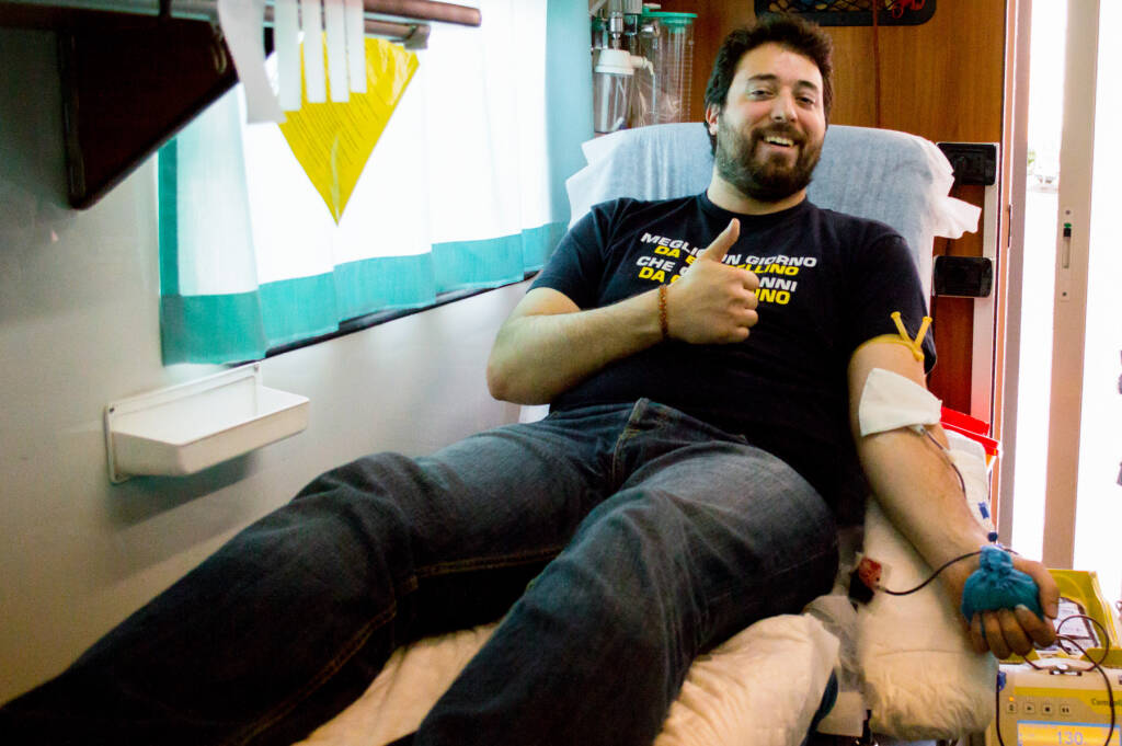 “C’è bisogno del tuo sangue”: donazioni in calo, serve aiuto anche in Granda