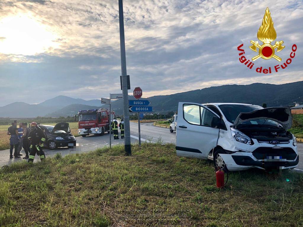 Auto contro furgone tra Busca e Villafalletto: nessun ferito grave