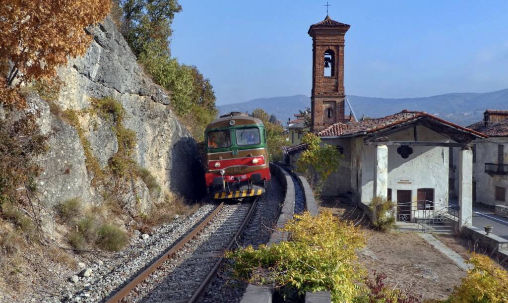 Ferrovia Turistica: in valle Tanaro con il treno del “foliage”