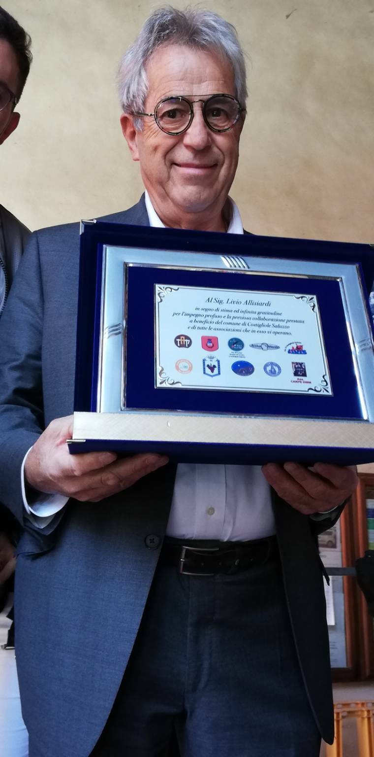 Costigliole saluzzo ha celebrato l’ex sindaco Livio Allisiardi