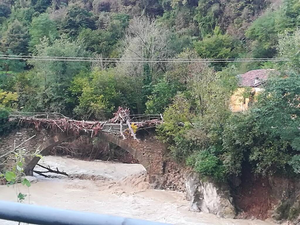 Distrutto il ponte di Torre Roatta, frazione Tetti Casotto alluvionata: le immagini da San Michele Mondovì
