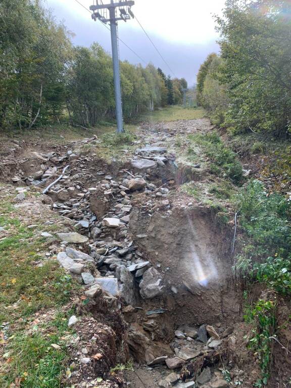 Garessio 2000, l’alluvione danneggia le piste da sci: “Ma doneremo parte dei ricavi invernali al Comune per il rilancio del paese”