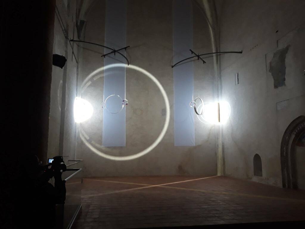 A San Francesco una mostra “illuminante”: da Balla ai contemporanei passando per Fontana