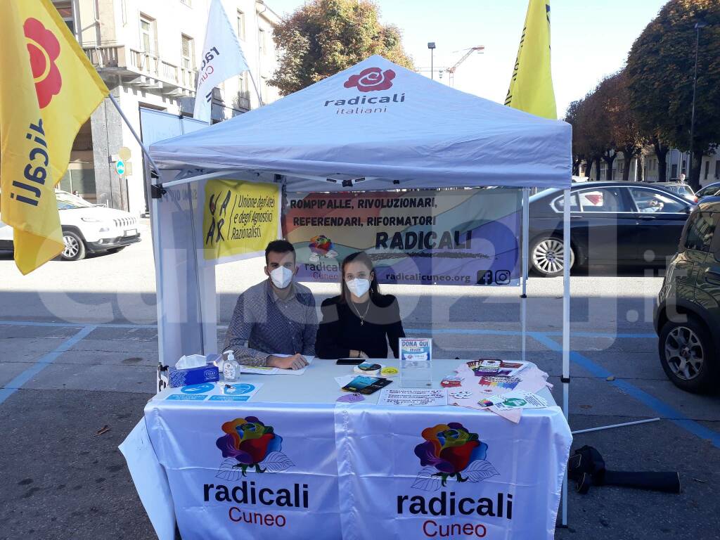 Radicali Cuneo: un giorno di digiuno per la fame di informazione