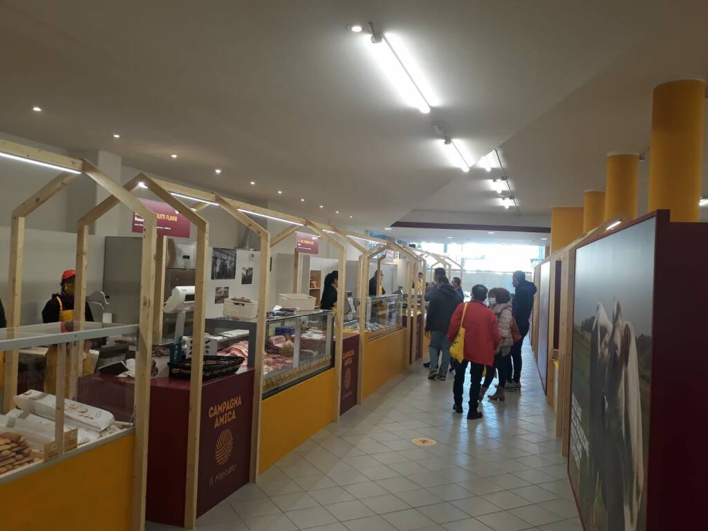 Inaugurato il nuovo mercato coperto di Coldiretti