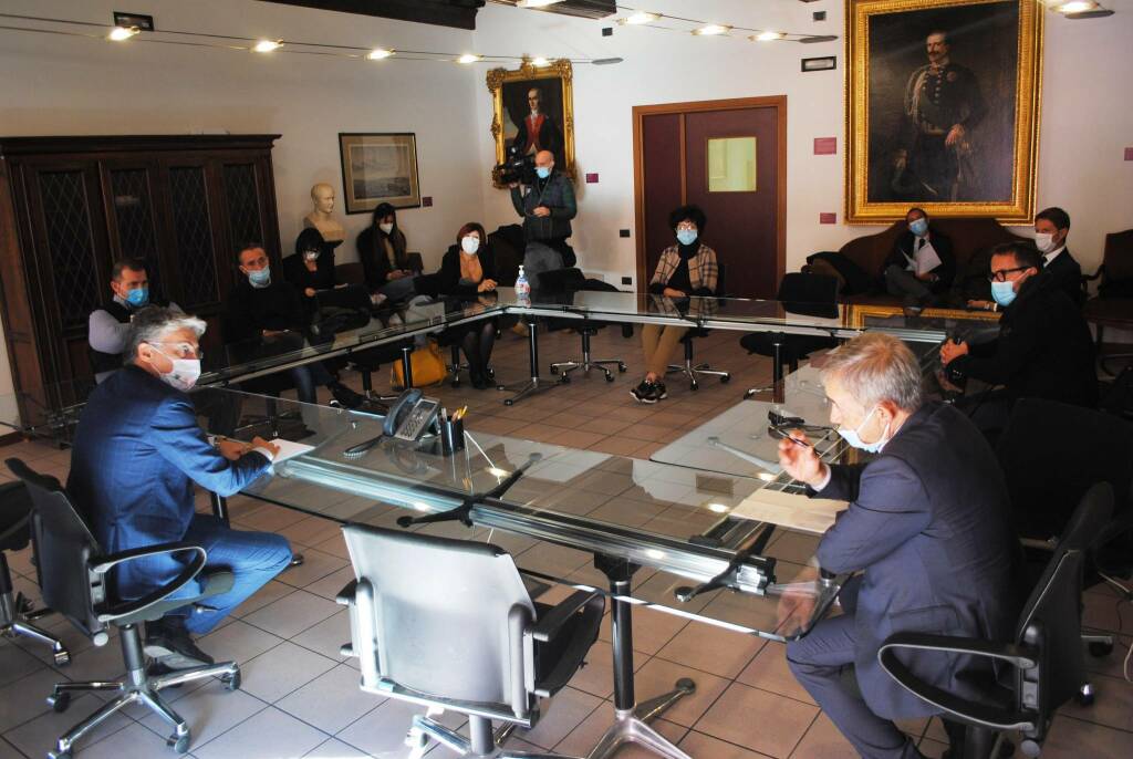 I commercianti albesi incontrano il sindaco: “Da noi non ci sono gli assembramenti di Milano e Torino”