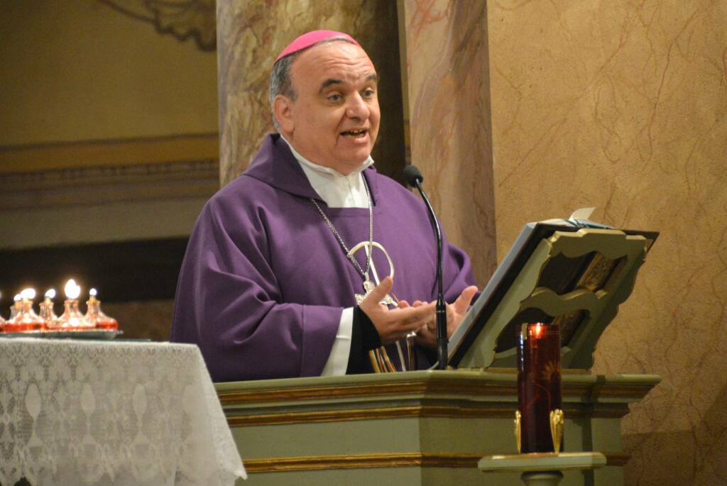 Monsignor Brunetti scrive alle famiglie: “riscopriamo la bellezza della preghiera”