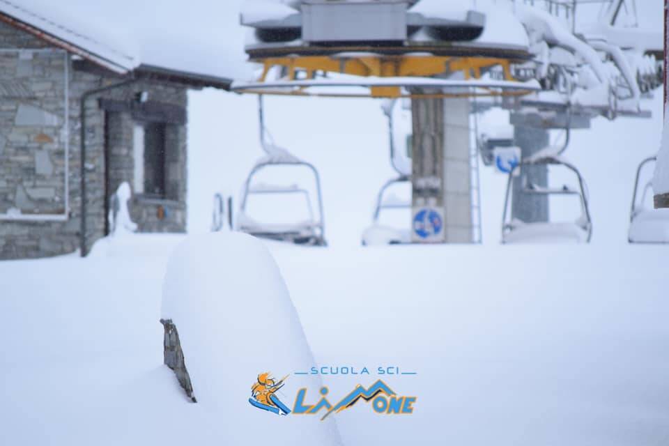 Limone Piemonte si veste di bianco: alcune foto della nevicata