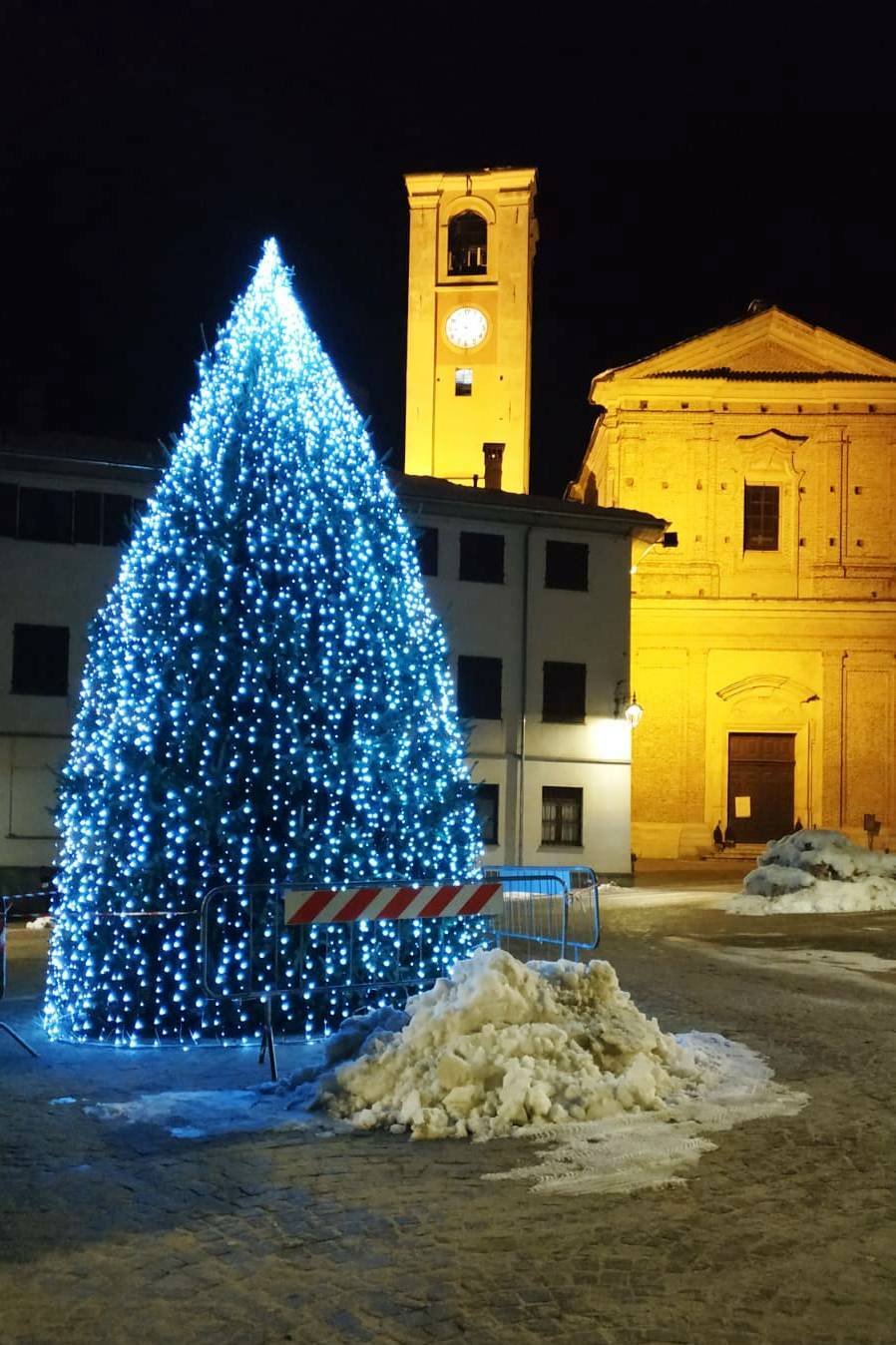 Beinette, accese le luminarie natalizie