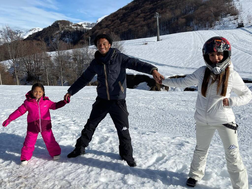 Vacanze sulla neve di Limone Piemonte per Cuadrado e famiglia: il calciatore della Juventus non ha violato le norme del Decreto Natale