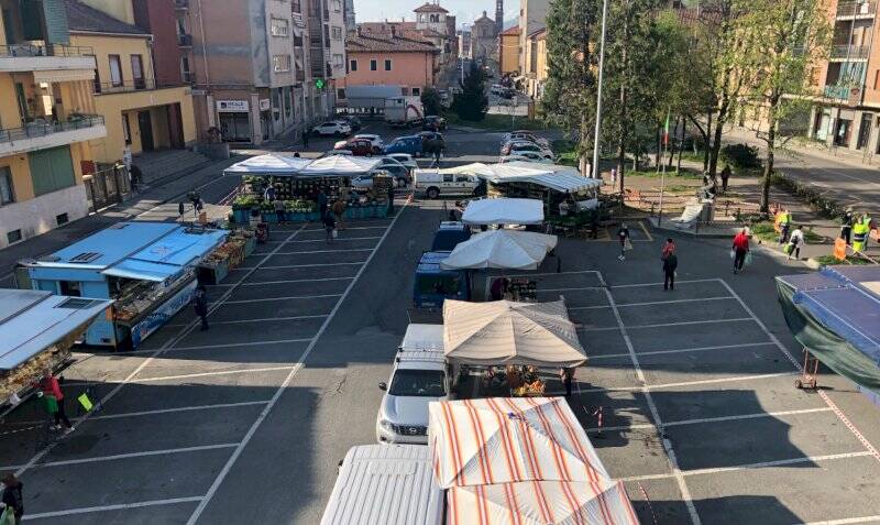 Piemonte zona rossa, mercati non alimentari chiusi da domenica 14 marzo