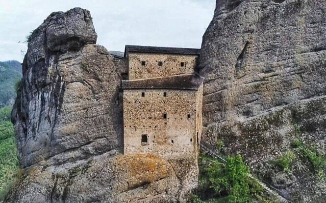 castello della pietra