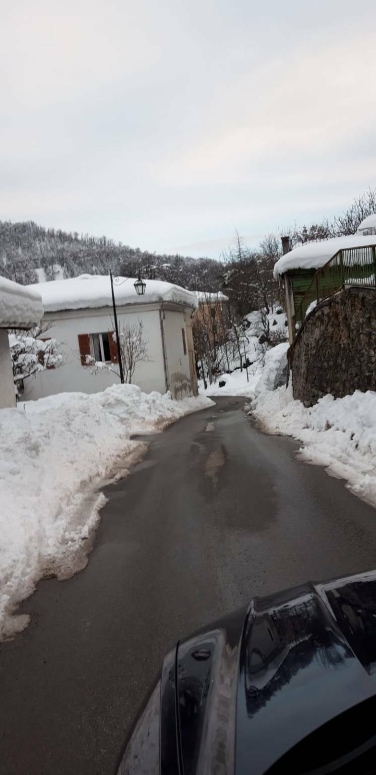 “A Montaldo di Mondovì strade ancora invase da neve e ghiaccio a quasi una settimana dalla nevicata!”