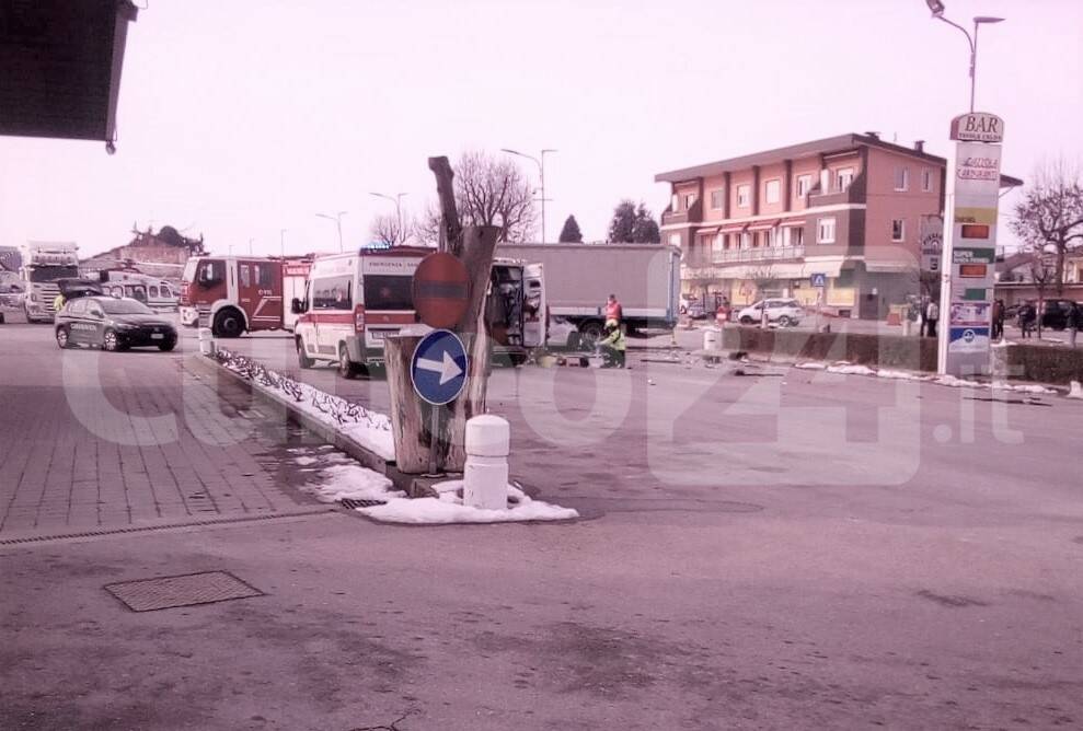36enne in gravissime condizioni dopo scontro auto-camion a Morozzo