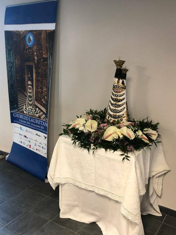 È arrivata all’Aeroporto di Cuneo la statua della Madonna di Loreto: visitabile fino al 27 gennaio