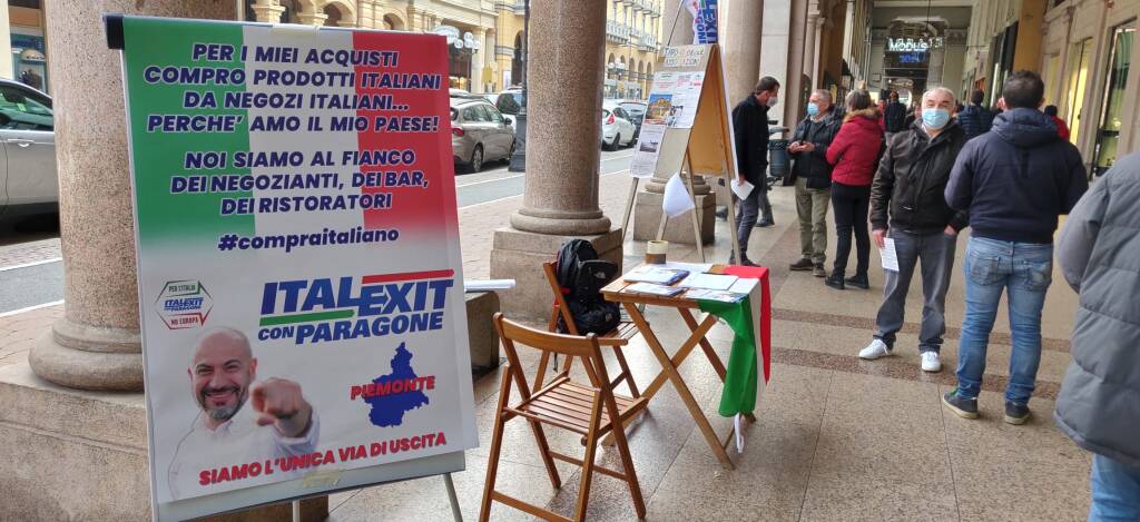 Cuneo, un sit-in di Italexit contro la limitazione della circolazione veicolare in centro