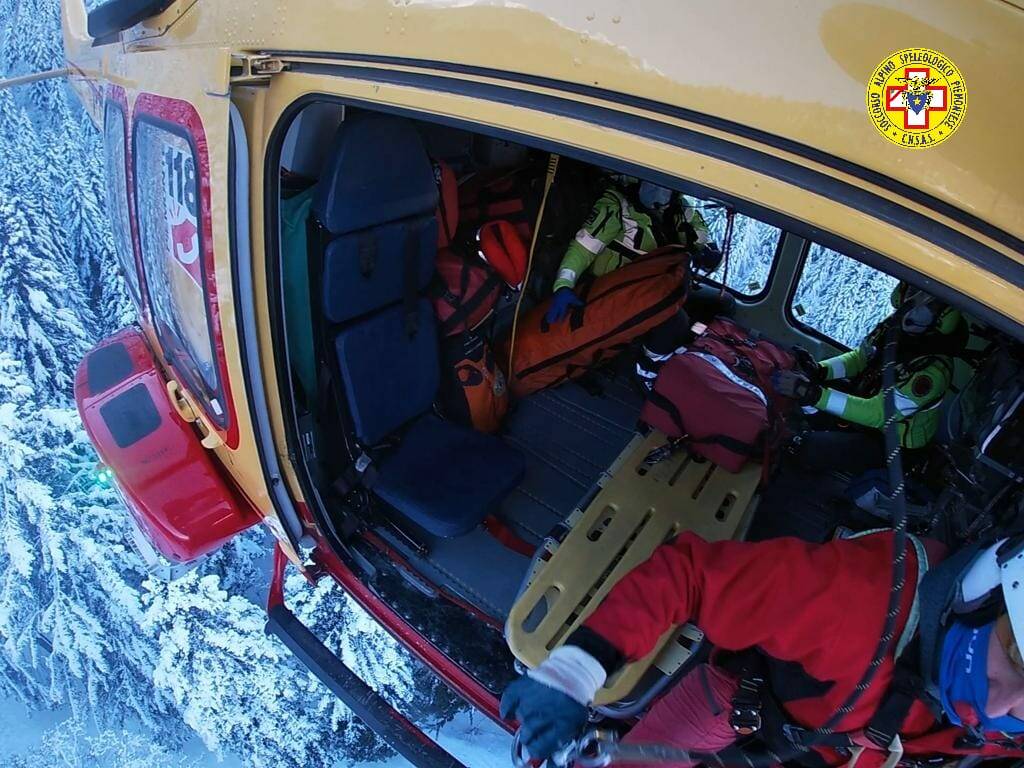 Scialpinista si frattura un arto a valle del Pian delle Gorre