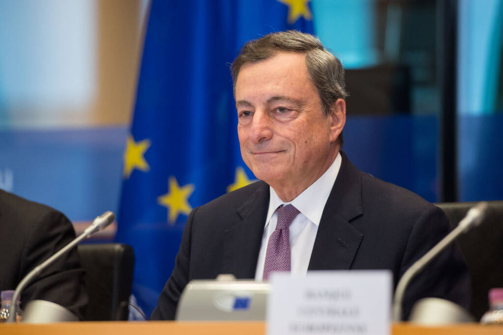 Draghi e il nuovo lockdown: mini-zone rosse o modello Merkel?