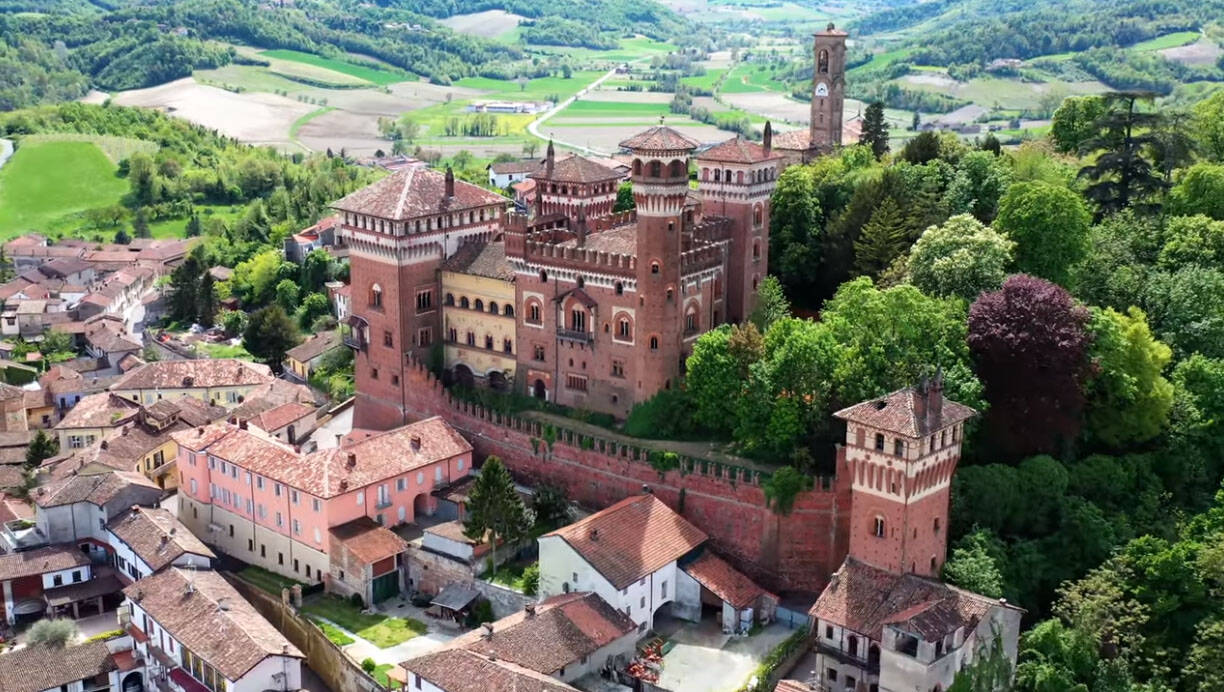 Nel Monferrato la maestosa bellezza del Castello di Cereseto