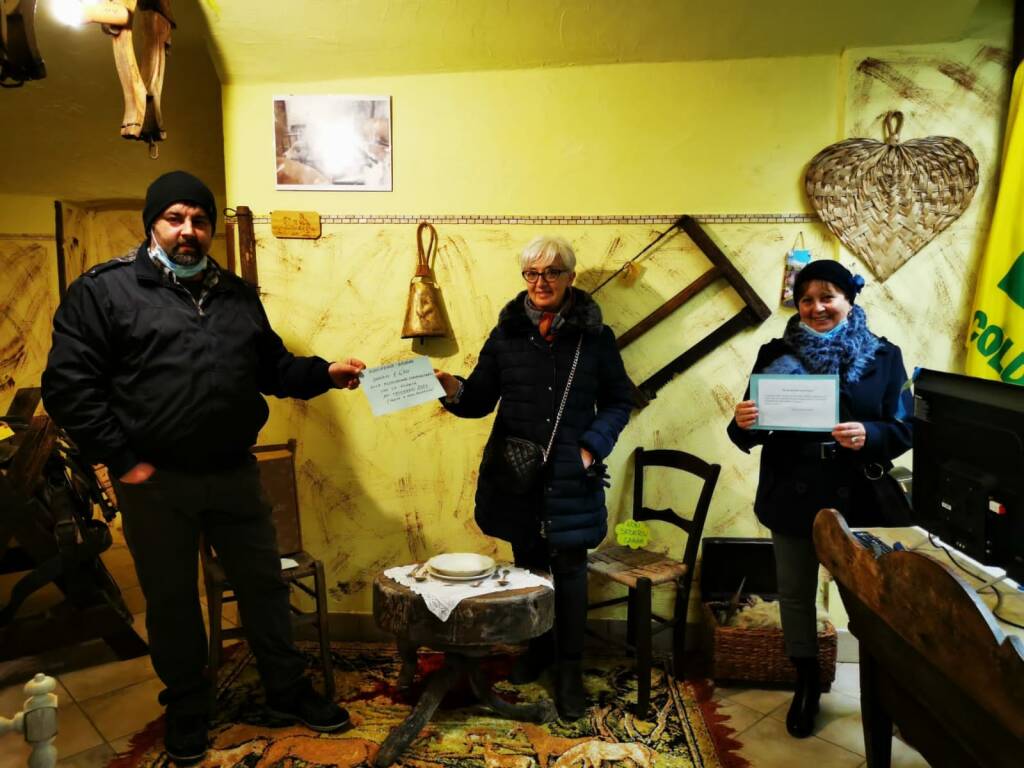 400 euro ai commercianti di Garessio dall’associazione culturale “Ardena”