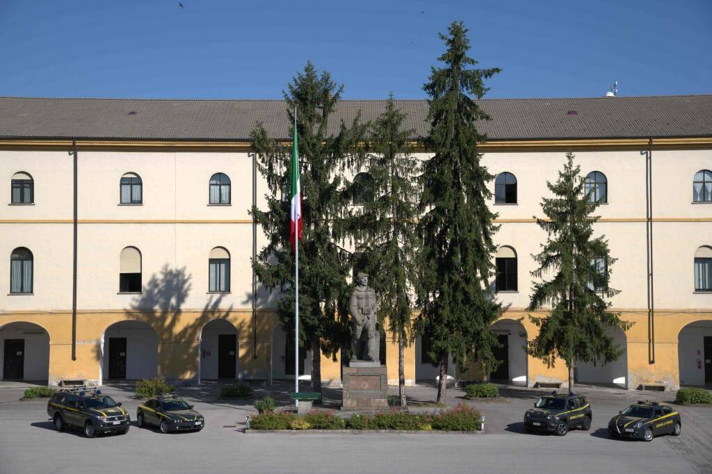 La Guardia di Finanza di Cuneo indice un concorso per reclutare 10 tenenti tecnico-logistici-amministrativi