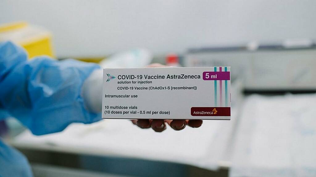 Aifa su AstraZeneca: “Vaccino ok, nessun rischio trombi”