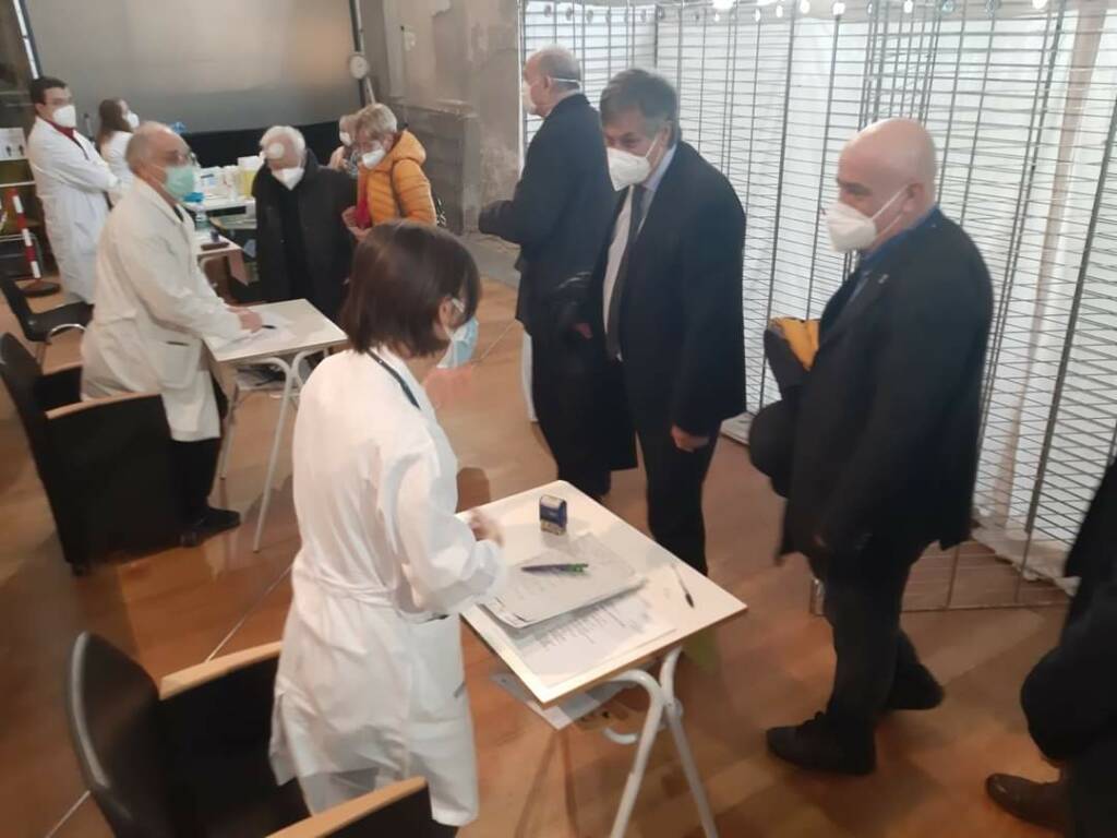 L’assessore Icardi in visita al nuovo centro vaccinale di Savigliano presso la Crusà Neira
