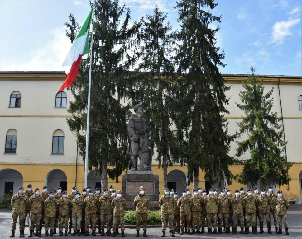 Gli Ufficiali della Scuola di Applicazione dell’Esercito Italiano di Torino in visita al Sacrario della Caserma  “Cesare Battisti”