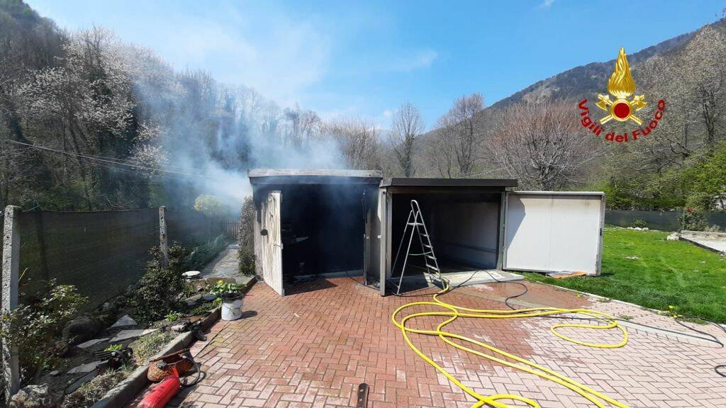 Monterosso Grana, Vigili del Fuoco impegnati nell’incendio di un garage