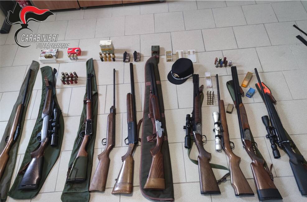 Sequestrati fucili, doppiette e carabine a cacciatori peveragnesi