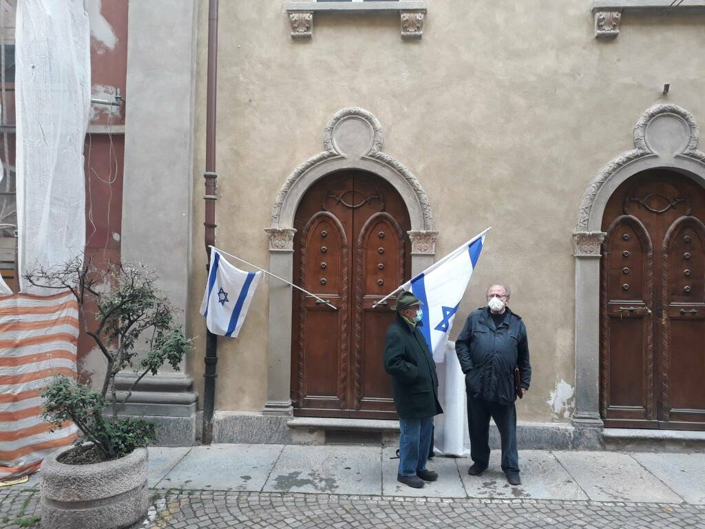 A Cuneo di fronte alla Sinagoga la manifestazione di solidarietà ad Israele