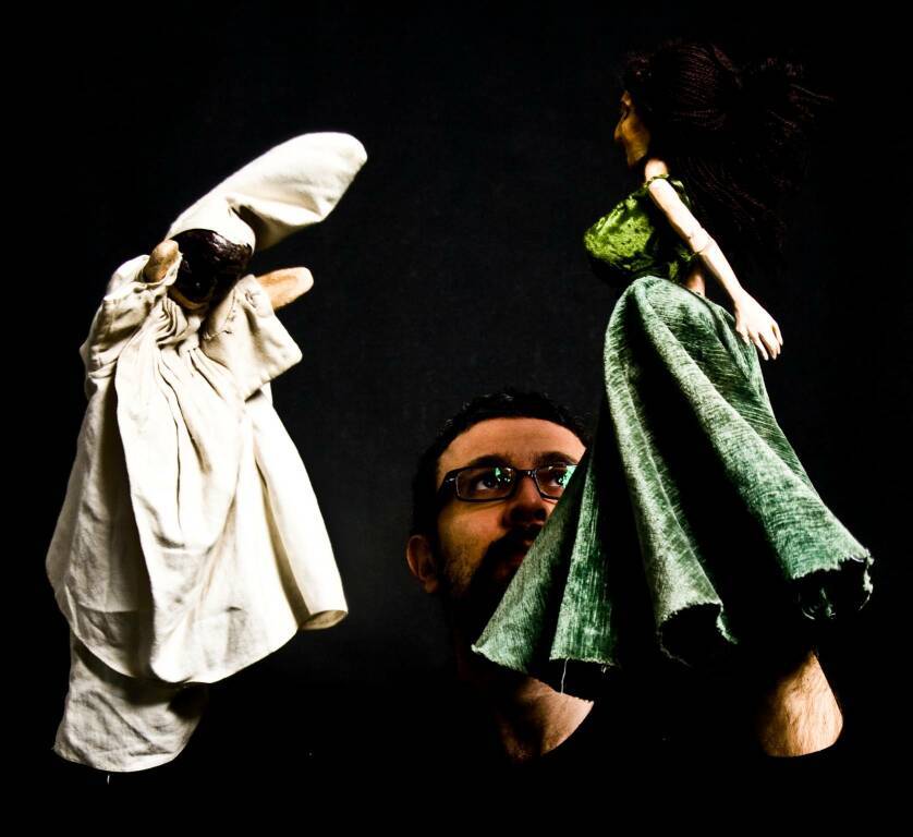 Cuneo, “Le guarattelle di Pulcinella” portano in scena lo spettacolo tradizionale di burattini napoletani