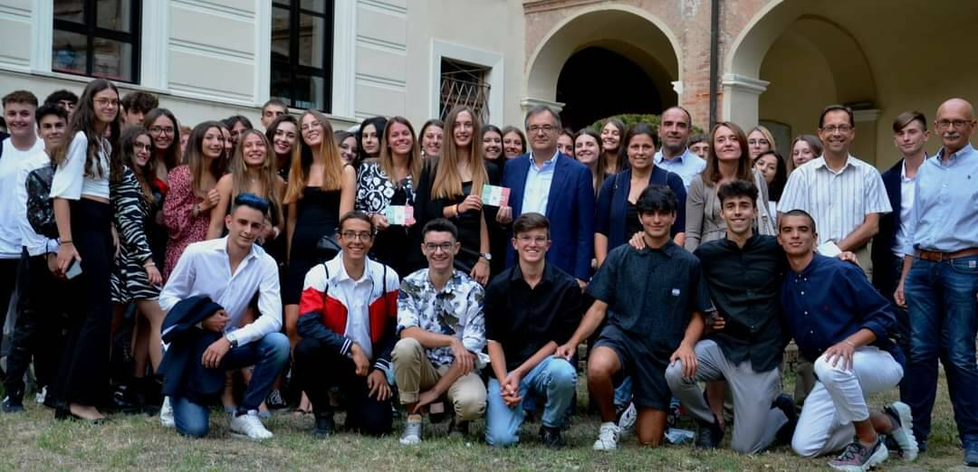Busca, i neo-diciottenni hanno ricevuto la Costituzione Italiana in formato digitale
