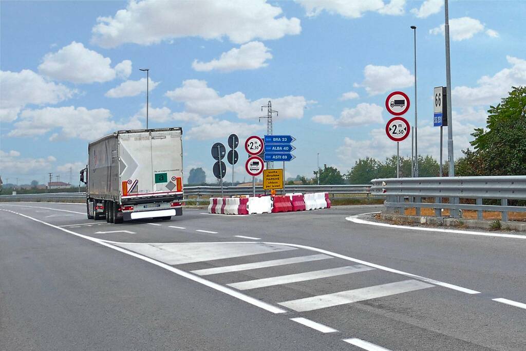 Astra Cuneo al Prefetto “Tra lavori infiniti e strade che mancano per i camionisti è dura rispettare i tempi di guida e riposo”