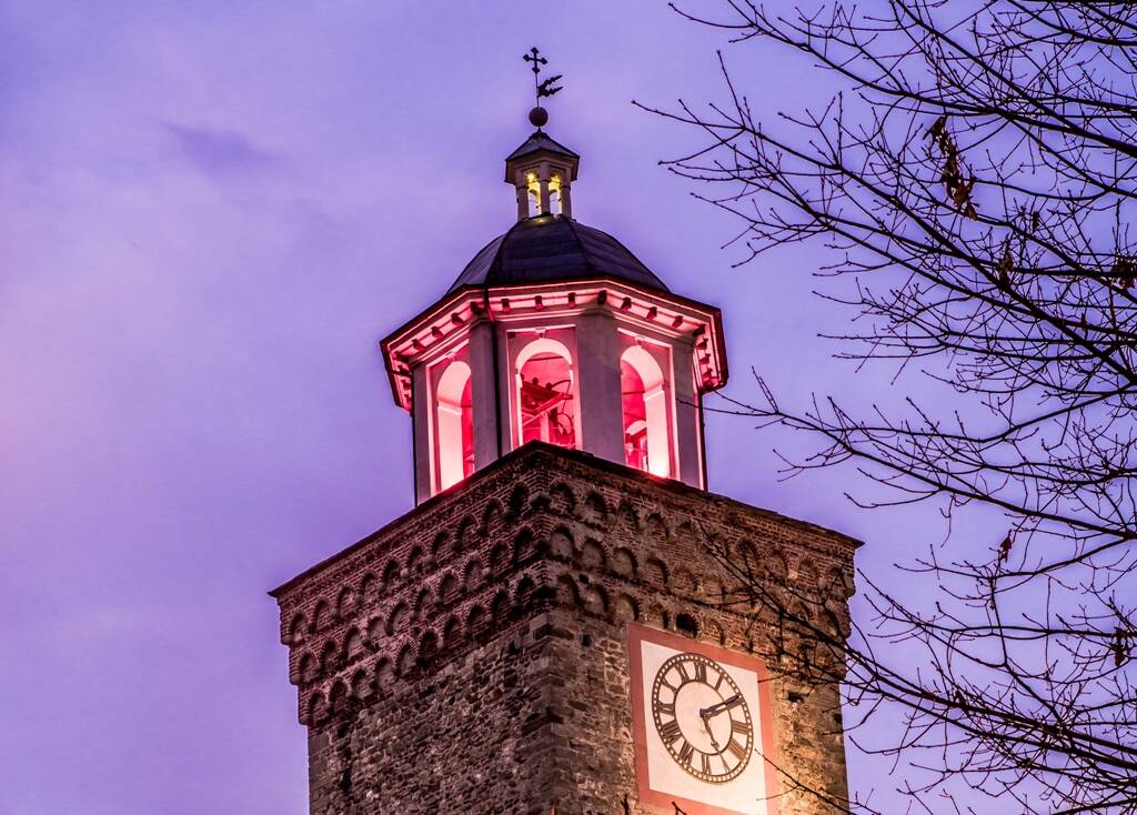 Busca, in ottobre la torre della Rossa in rosa