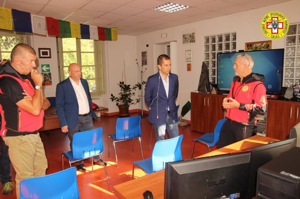 L’assessore regionale Gabusi e il consigliere regionale Ruzzola in visita alla sede del Soccorso Alpino