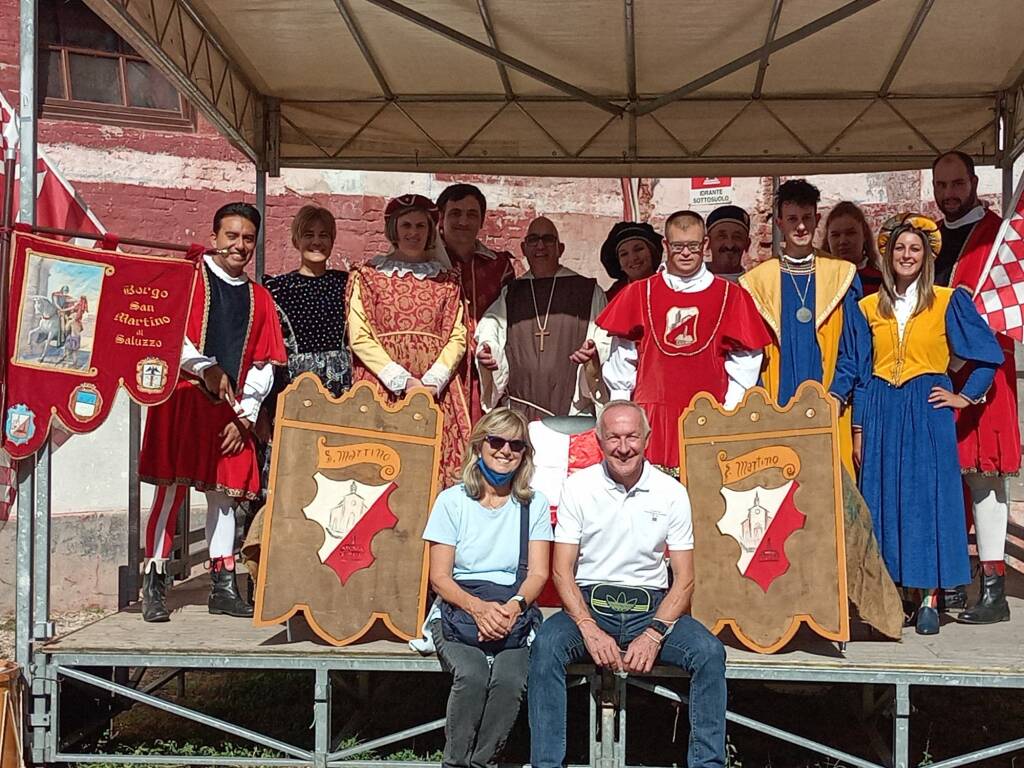 Saluzzo, sbandieratori, musici e gruppo storico di Borgo San Martino presenti a Sport in Piazza