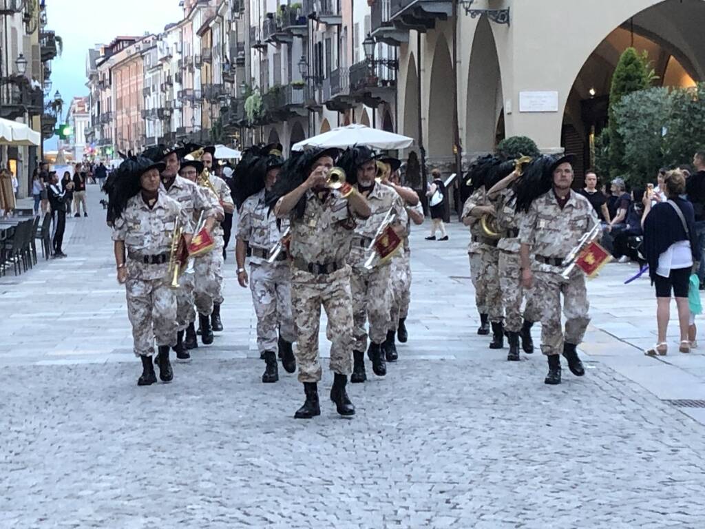 Cuneo, raduno dei bersaglieri alla 22° Fiera del Marrone di Cuneo