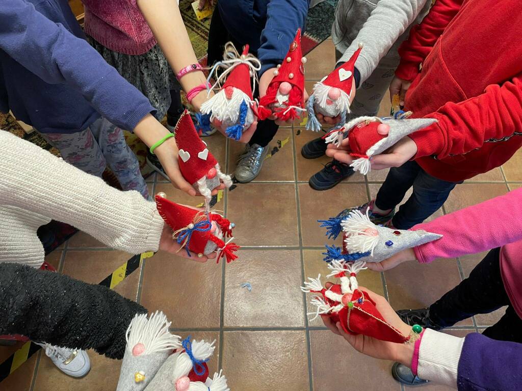Gnomi e addobbi: tanti bambini per i laboratori natalizi di Oasi Giovani a Savigliano