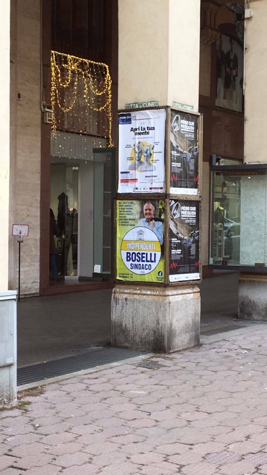 Cuneo &#8220;invasa&#8221; dai manifesti del candidato sindaco Giancarlo Boselli