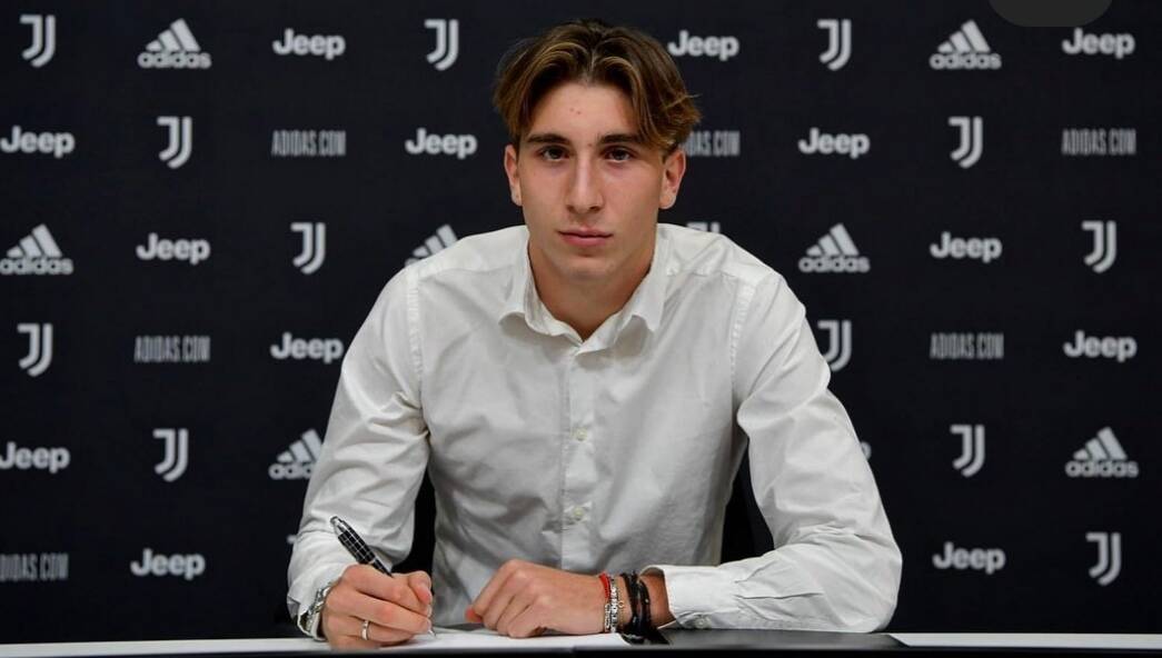 Fabio Miretti rinnova con la Juventus fino al 2028