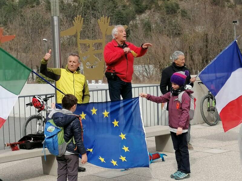 Flash mob riuscito per il rafforzamento della ferrovia Cuneo-Ventimiglia-Nizza