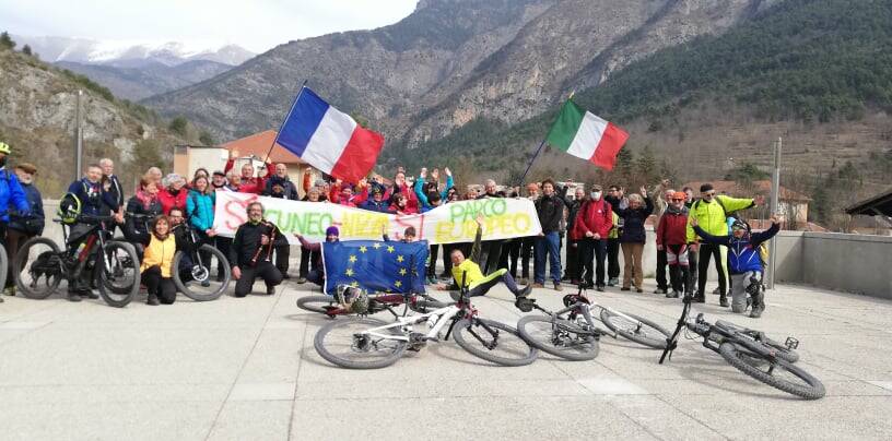 Flash mob riuscito per il rafforzamento della ferrovia Cuneo-Ventimiglia-Nizza